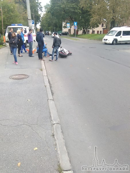 Только что,перекрёсток елененской и михайловской г.Ломоносов.