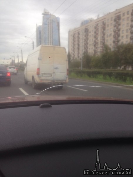 Микроавтобус приехал в мусоровоз на Типанова, в сторону Московского