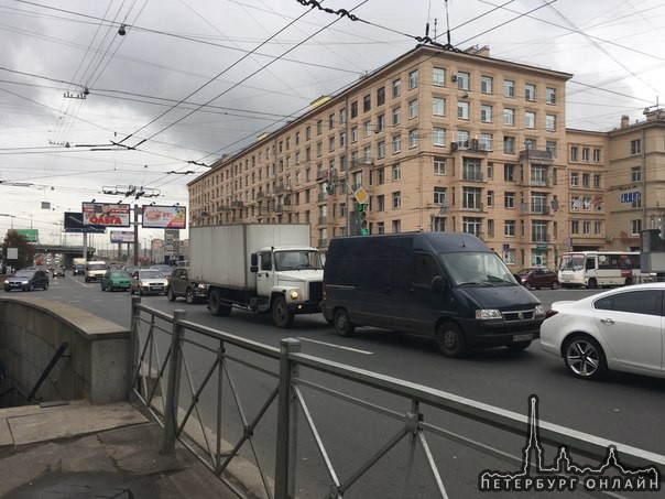 Паровозик на съезде с Володарского моста в сторону Невского путепровода, на Ивановской