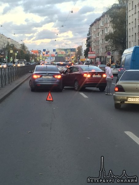 ДТП, около Метро Новочеркасская, в строну ладожской, пятница, впереди выходные) для полного счастья,...