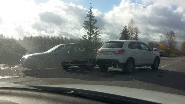 Примерно около 10 часов Гостилецкое шоссе из города, не доезжая пару км до Петровского, три машины. ...