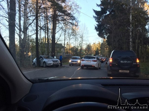 4 автомобиля столкнулись на Приютинской .