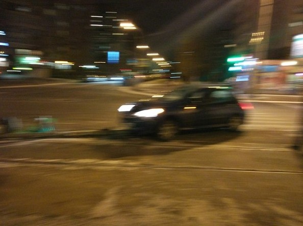 Около 22:00 Peugeot снес светофор. а пересечении Энгельса и Асафьева.