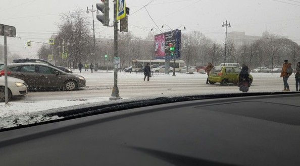 Девушка на Focusе догнала матиз) на Московском проспекте