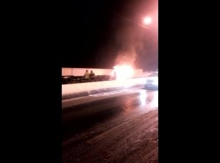 Авария на Гостиллицком шоссе в Петергофе,примерно в 19.00,белая иномарка влетела а припаркованую фур...