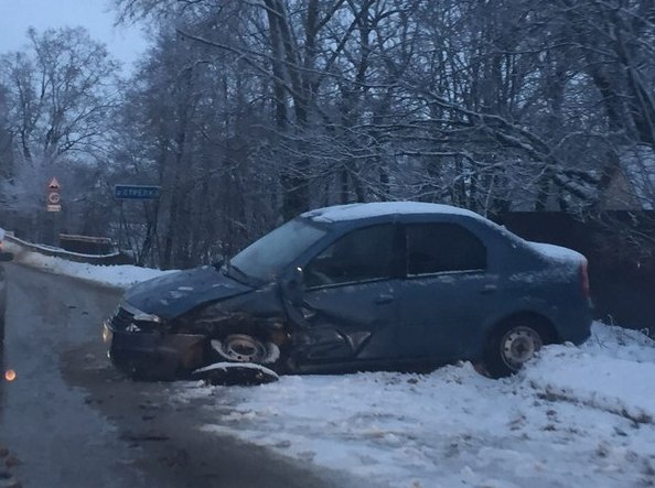 Ещё одни не разъехались, в Ропше