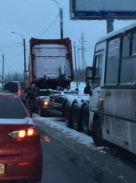 ДТП с маршруткой на Шафировском на съезде с виадука