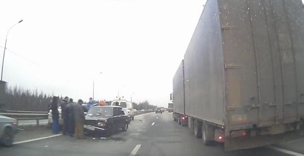 ДТП на Мурманском шоссе в сторону СПб сразу за Разметелево в левом ряду 3 машины.