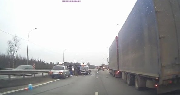 ДТП на Мурманском шоссе в сторону СПб сразу за Разметелево в левом ряду 3 машины.