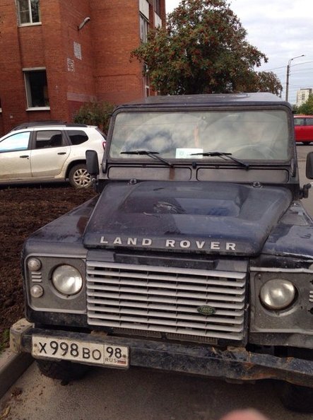 Угнали машину Land Rover дефендер 110 2009 года выпуска