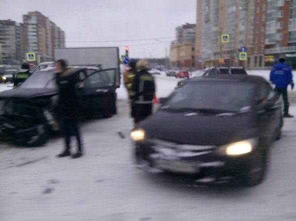ДТП на перекрестке Богатырского с Туристской.