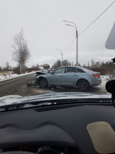 Выезд из Пушкина, Красносельское ш. На повороте. Объезд по встречке. Будьте осторожны.