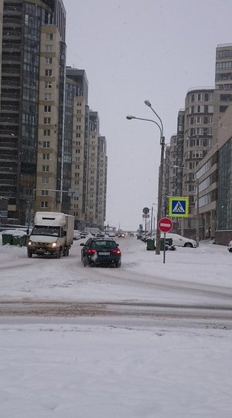 Первый день новой схемы движения на Флагманской улице.