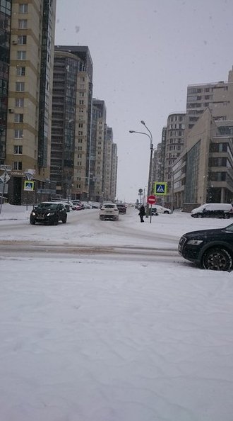 Первый день новой схемы движения на Флагманской улице.