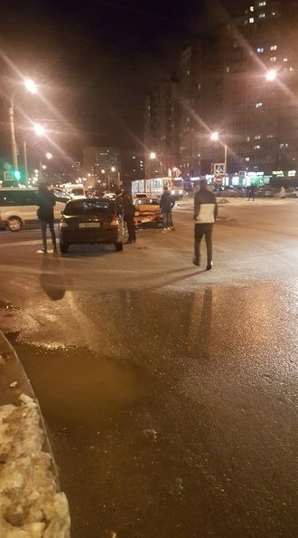 ДТП на перекрестке проспекта Луначарского и улицы Есенина. Актуально на 21.30