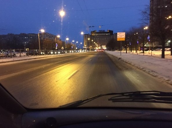 Привыкнув к чистым и сухим дорогам в городе,последние два дня наблюдаю такую вот картину. Грязные и ...