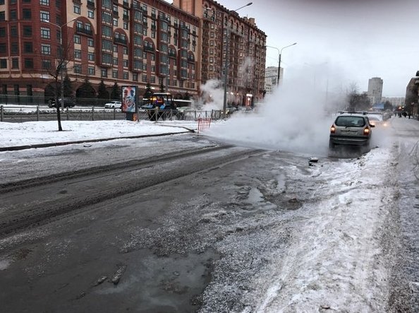 Машину обваривают в кипятке, сигнализация орет.