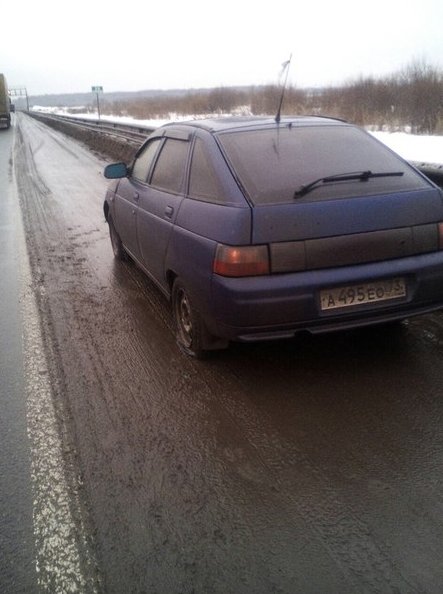 Люди добрые SOS!!! Колесо на выстрел. Запаску месяц назад такому же бедолаге дал,пропал редиска. Наш...