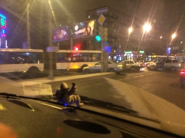 Ленинский проспект, у метро. В сторону площади Стачек