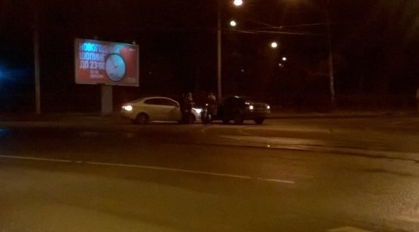 На пересечении Сердобольской улицы и Большого Сампсониевского ДТП, служб пока нет на 19.45