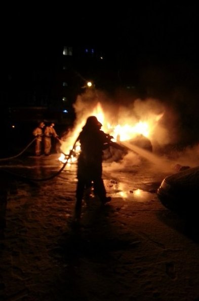 Пожар в Колпино. Сгорела машина ещё 2 пострадали