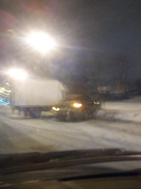 На Софийской убрались в сугроб