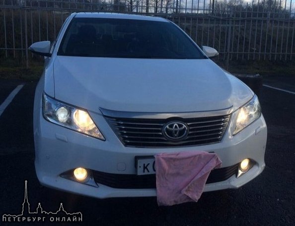 Утром в субботу 31 декабря в Пушкине угнали автомобиль Toyota Camry ,.