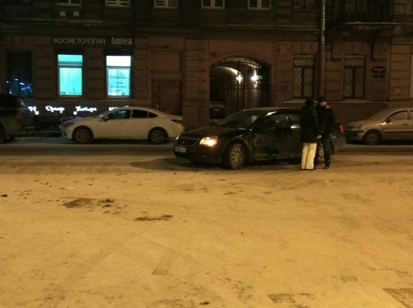 Я водитель такси яндекс, галант поворачивал не с того ряда и вообще непонятно зачем, в итоге я еще и...