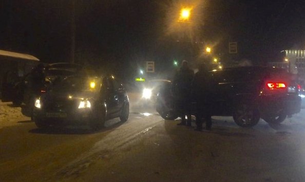 Два внедорожника на большой скорости столкнулись на Политехнической улице вечером 6 января