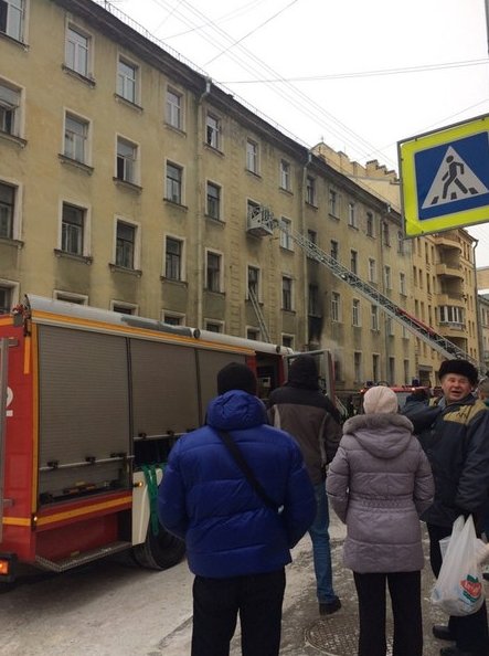 Горела квартира на псковской, угол мясной и псковской перекрыт