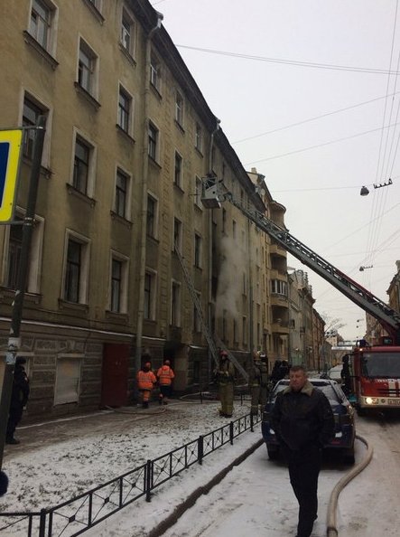 Горела квартира на псковской, угол мясной и псковской перекрыт