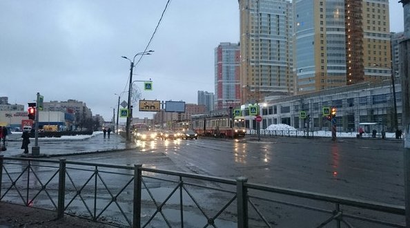 Встали всё трамваи на Кустодиева в сторону Проспекта Просвещения