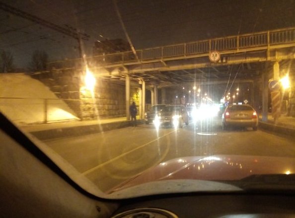 В 19.23 на Ланском ш. прямо под мостом, закрыли оба ряда, ДПС нет