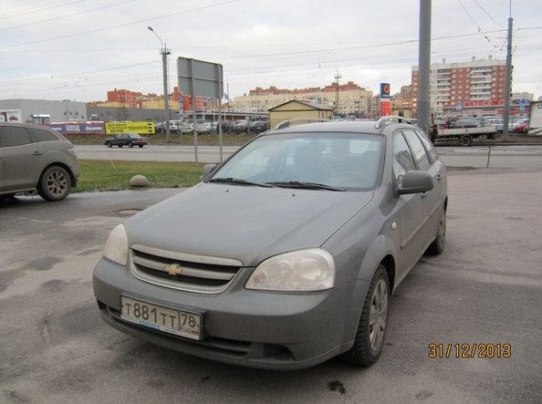 12.01.2017 от метро Парнас был угнан автомобиль Chevrolet Lacetti универсал серого цвета 2011 года в...