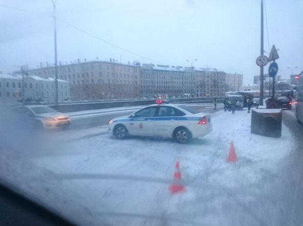 Из-за серьёзного ДТП в тоннеле под московским пр. перекрыт Обводный канал, , на месте ГАИ и СК