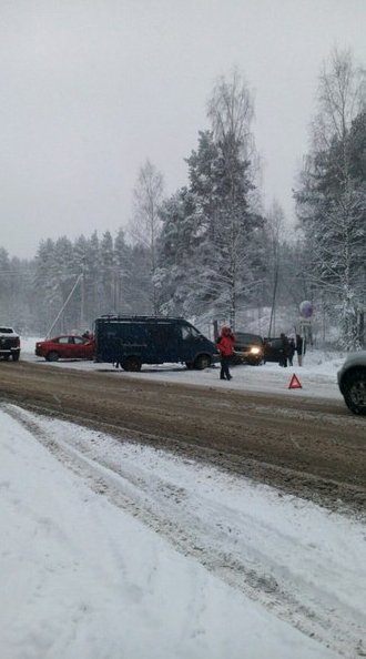 Дорога на Всеволожск, 1 км не доезжая Кальтино, лобовое все живы здоровы, будьте аккуратны очень ско...