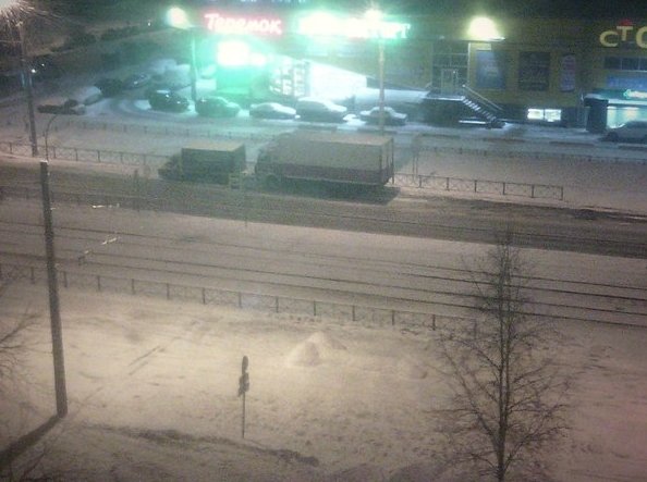 Вот такой креатив на проспекте Наставников)))) "Дню снега" наверное так порадовались!