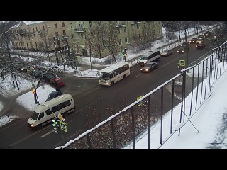 Авария из трех автомобилей произошла в 10:00 17 января в Красном Селе, на перекрестке улиц Гвардейск...