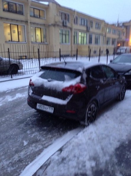 22 января около 23 часов у ЖК "Речной" Рыбацкий проспект 18, был угнан автомобиль Kia Seed. .