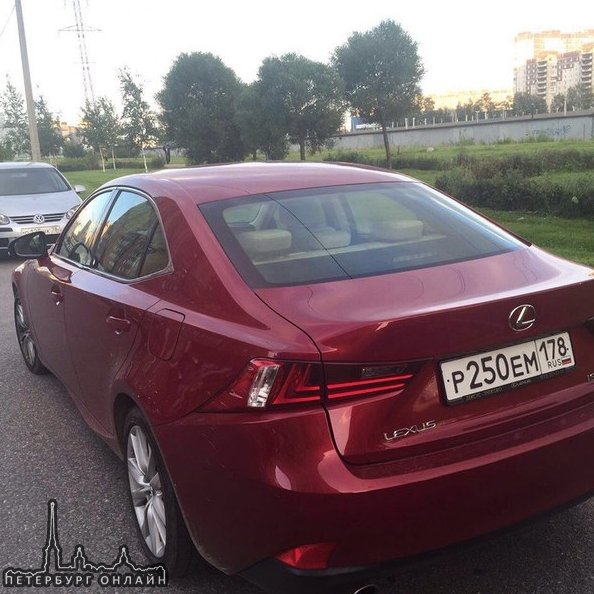 26 января в 5 часов утра была угнана машина Lexus IS250 , красного цвета 2014 года выпуска ,