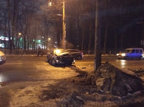 Авария на углу Карбышева и Новороссийской. Есть пострадавшие.