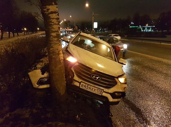 Кто видел вторую машину на Жукова после Лиговского моста, виновник скрылся нужны фотографии с номеро...