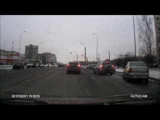 Видео сегодняшней аварии с тремя машинами на ул Подвойского.