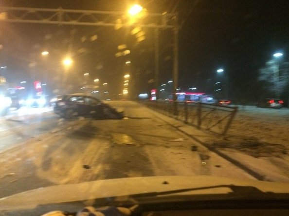 21:50 на глазах расшатался на Санкт-петербургском шоссе , между Стрельной и Петергофом. Летел как су...