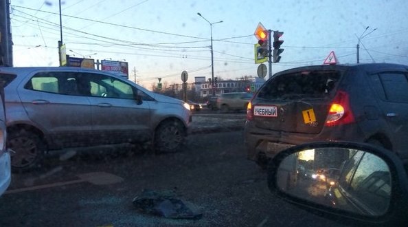 На перекрестке Светлановского и Северного. Водитель маршрутки К-271 дал урок ученику автошколы, что...