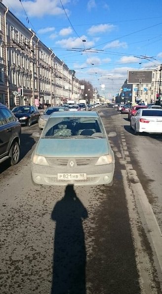 Около 12:10 на углу перекрестка Московского пр. И 1ой Красноармейской улице произошло ДТП, я на Лога...