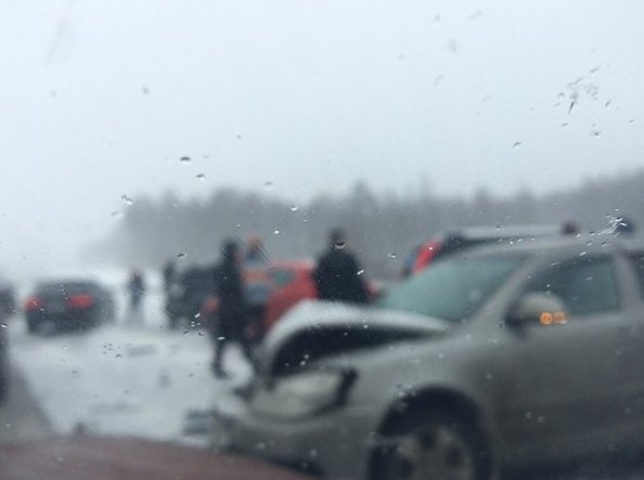 Перед Керро на Новоприозерском шоссе в строну Сосново пробка, авария из 5 машин,
