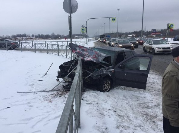 23 февраля около 15 часов дня, произошло ДТП на Парашютной улице д. 60 напротив гипермаркета "Лента"...