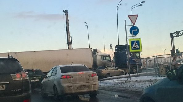 При выезде от Ленты на Пулковское шоссе, Водителю басурманской джамшут-повозке разъяснили почему пов...