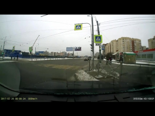 Я ехал по Бухарестской через улицу Ярослава Гашека, и встречный BMW 645 мне наперерез не убедившись,...